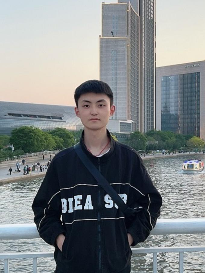 王明阳v.png