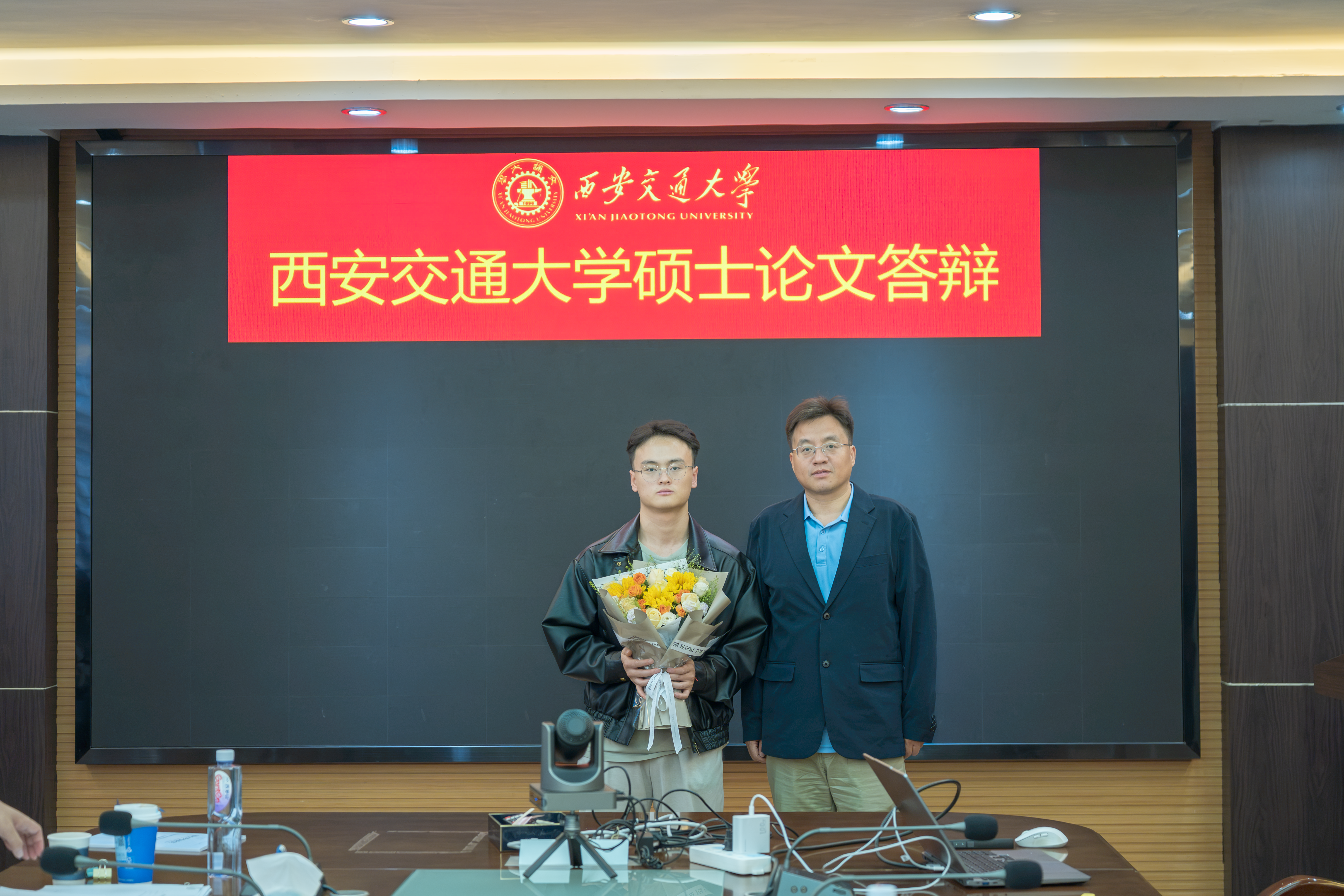 3 徐渝坤毕业照.png