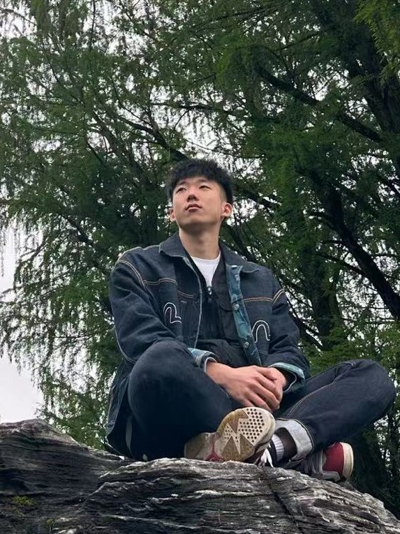 梁乐晗.jpg