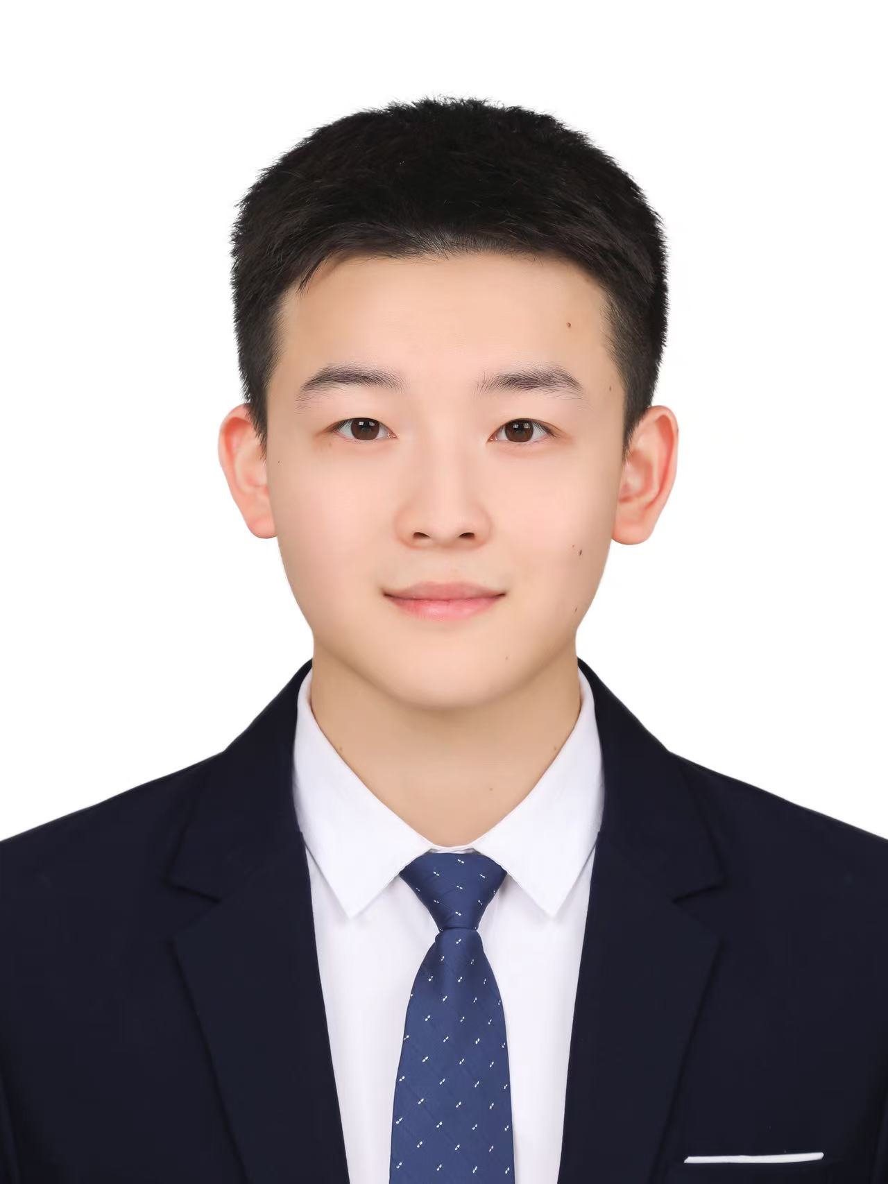 户铭阳.jpg