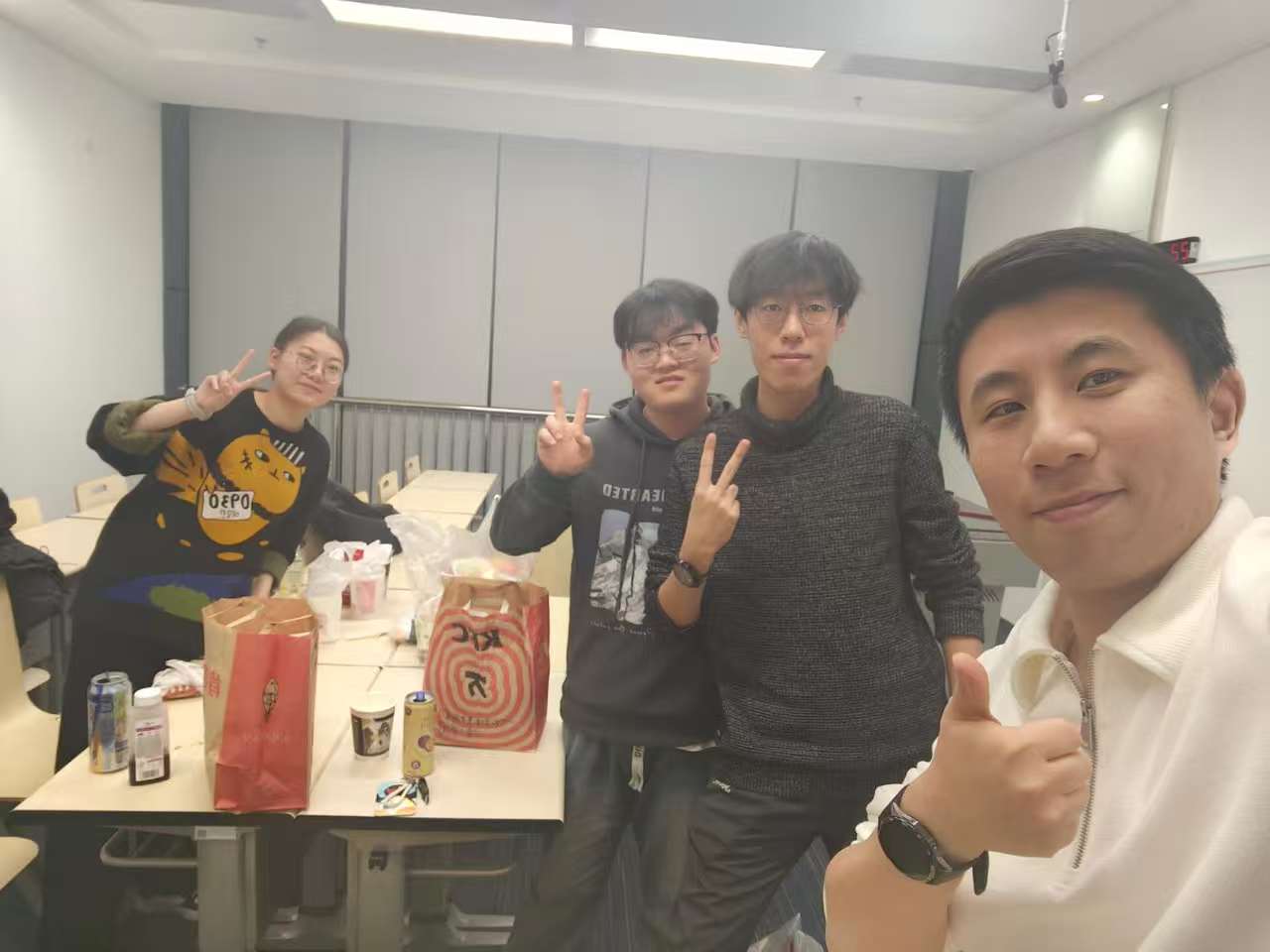 辞旧迎新-学期总结会.jpg