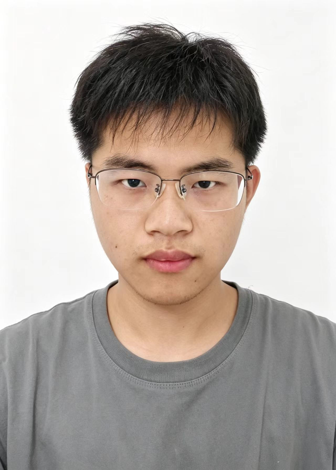 罗鑫.jpg