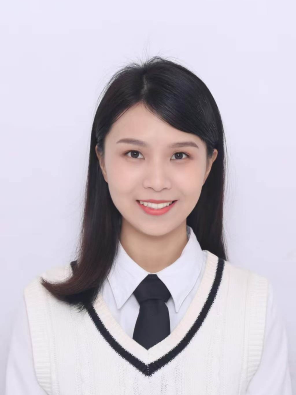 曹子璇.jpg
