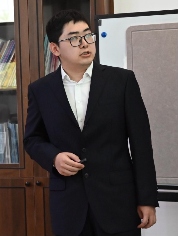 杨.jpg 杨.jpg