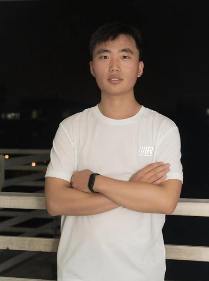 张涛v.png