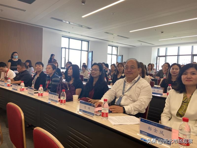&ldquo;科创月&rdquo;启幕 语言文化及国际交流研究中心举行签约揭牌仪式